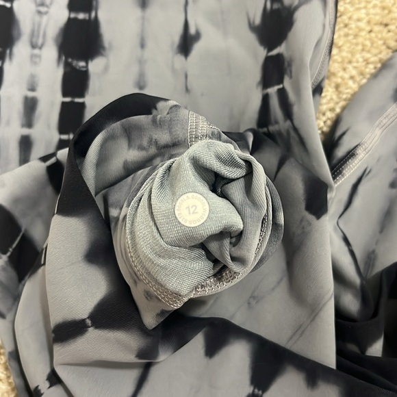 Lululemon leggings - Picture 3 of 3